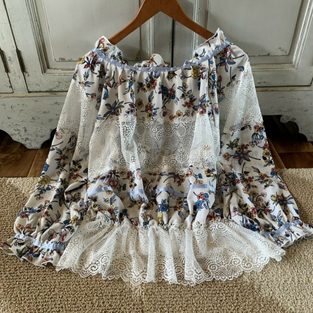 Lace & Floral Print Blouse